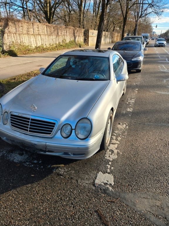 Mercedes-Benz CLK 320