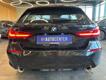 BMW 120 i *HEAD-UP*StandHZ*AHK*SPORT*2-ZONEN*CARPLAY