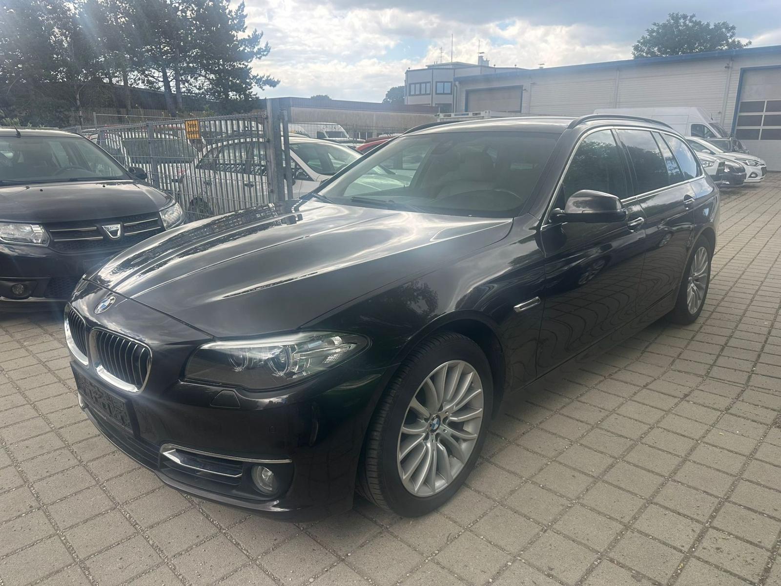 BMW 525 2014 — interior
