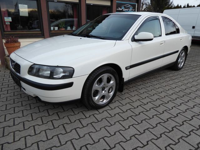 Volvo S60 2.4 125kW Comfort Alu 16"/AHK/HU bis 08/2026