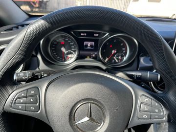 Mercedes CLA 200 Shooting Brake - 10