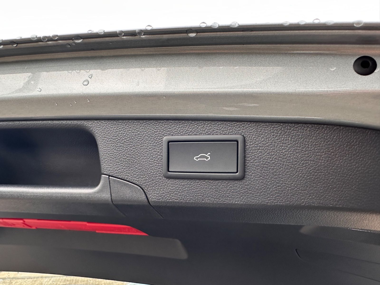 Fahrzeugabbildung Volkswagen Passat Variant 2.0 TDI 4M R-Line Matrix/AHK/Navi