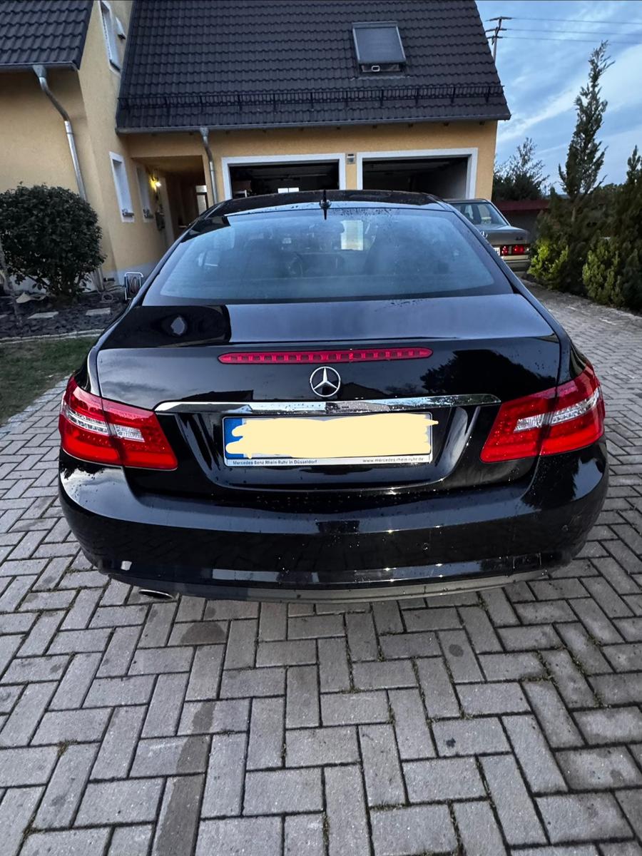 Mercedes-Benz E 220 Coupé E 220 CDI Standard