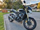 Triumph Street Triple 675 - NAKED BIKE VON 501 BIS 750 CCM