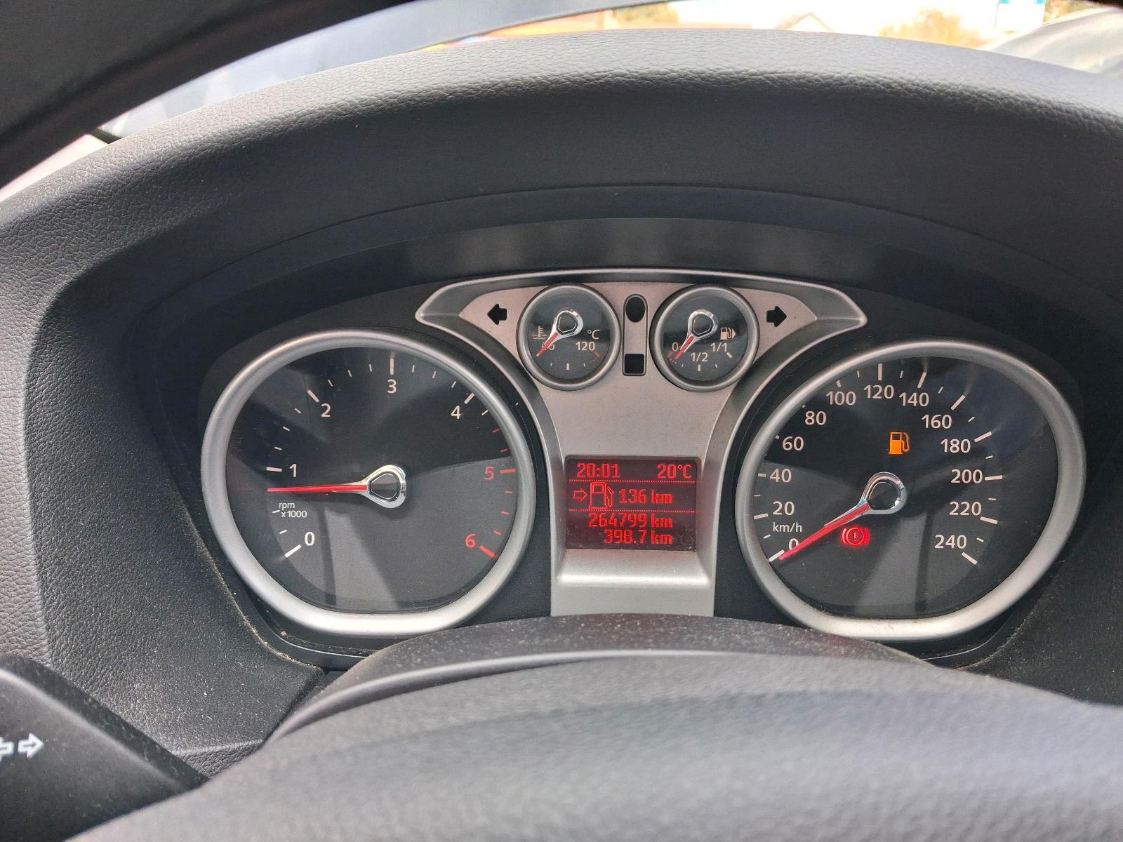 Ford Focus 2010 — photo 6