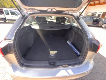 Volkswagen Golf - 12