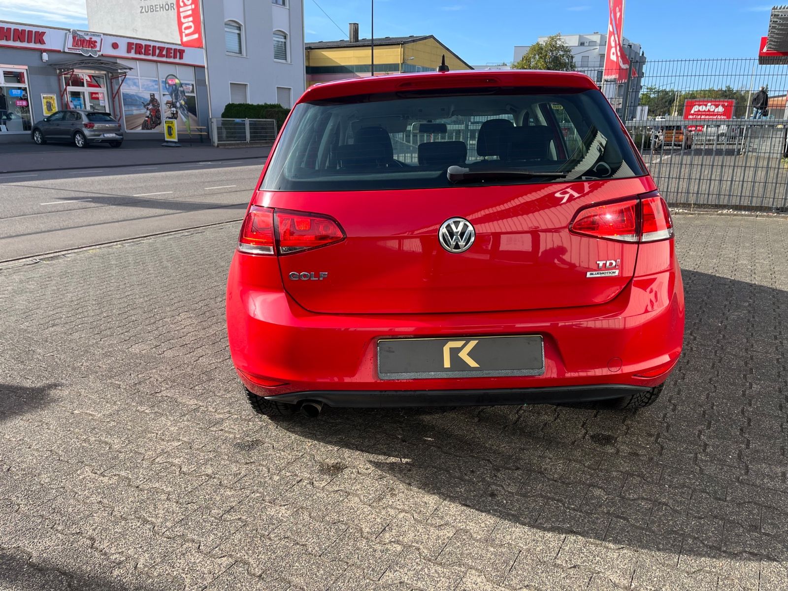 Vw Golf VII Lim. Trendline BMT TÜV & Inspektion neu – Bild 8