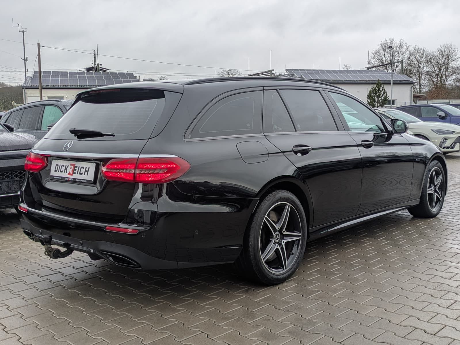 Fahrzeugabbildung Mercedes-Benz E 300 de AMG Night AVANTGARDE AHK*LED*BURMESTER