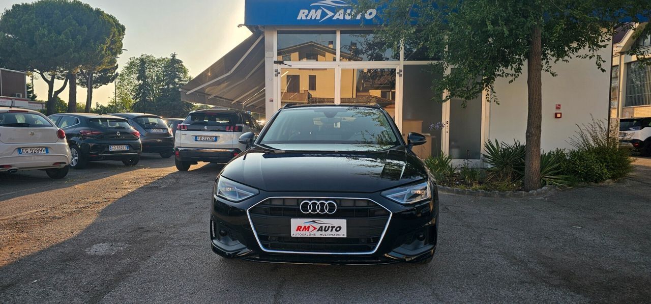 Audi A4 Avant 35 TDI/163 CV S tronic line editio imagem 2