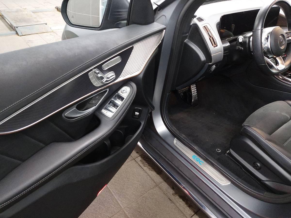 Mercedes-Benz EQC 400 4MATIC AMG Line NAVI LED SHZ PDC