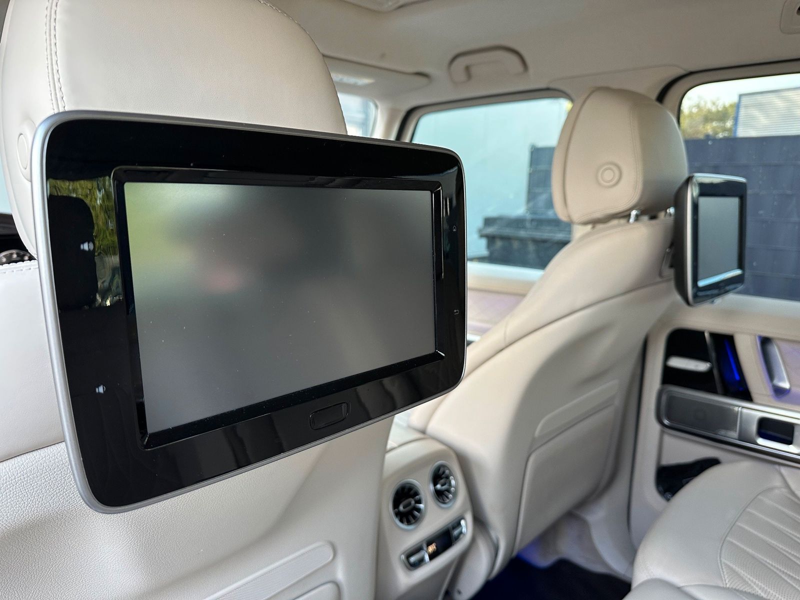 Fahrzeugabbildung Mercedes-Benz G 63 AMG DRIVER'S PACKAGE NAV+GLASDACH+AHK+ACC