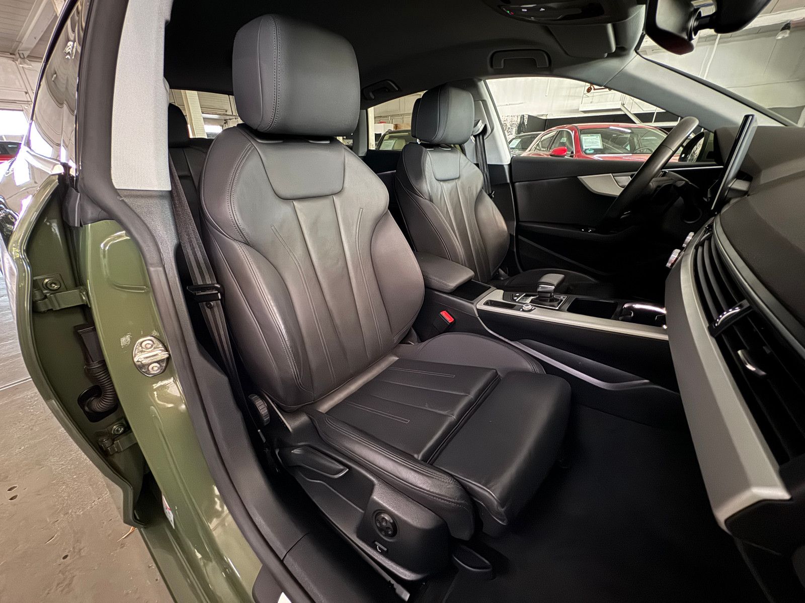 Fahrzeugabbildung Audi A5 SP S-TRONIC SONDERLACKIERUNG S-LINE MEGA VOLL