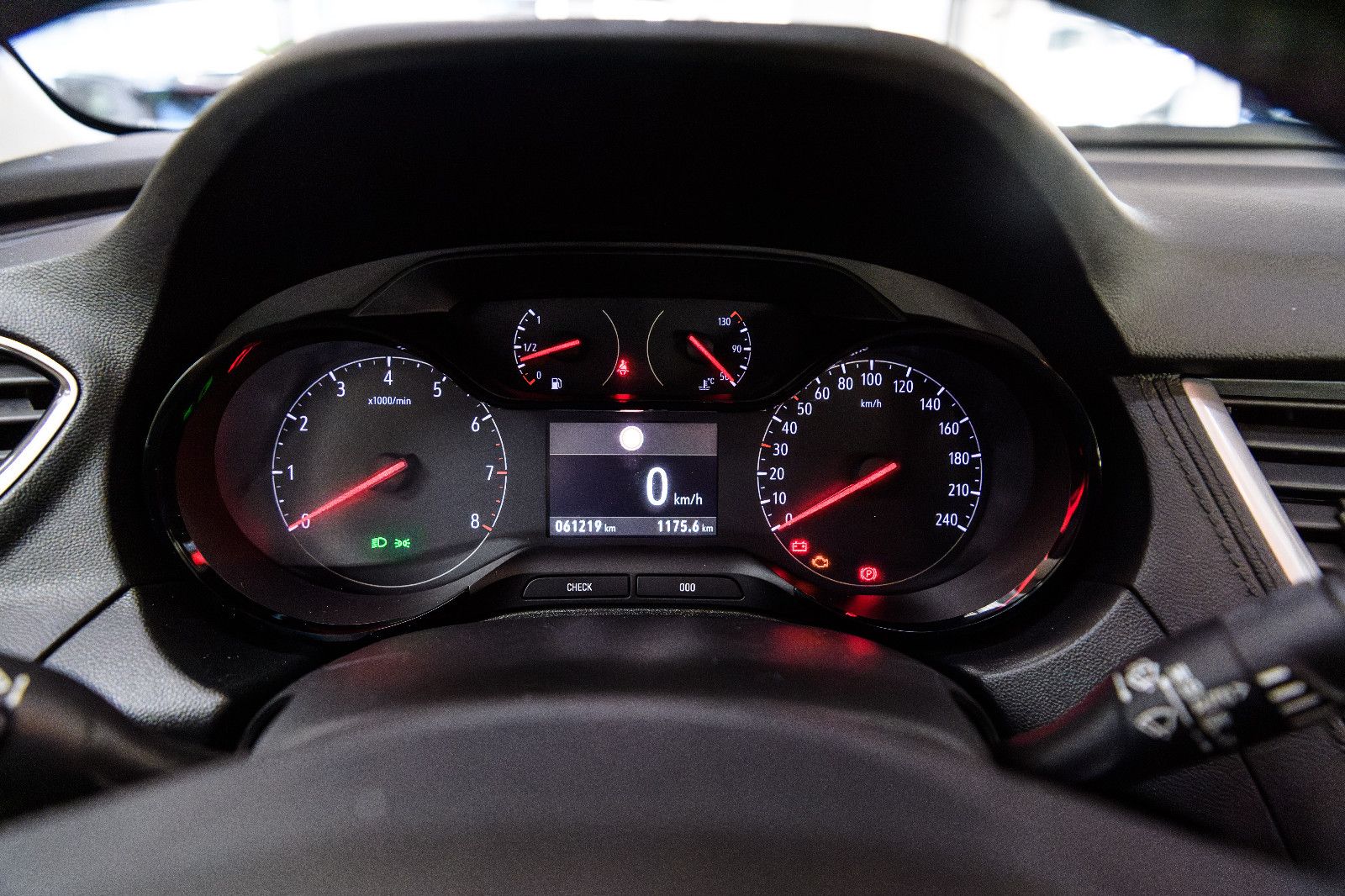 Fahrzeugabbildung Opel Grandland X /Navi+AHK+LED+Grip-Control+SH