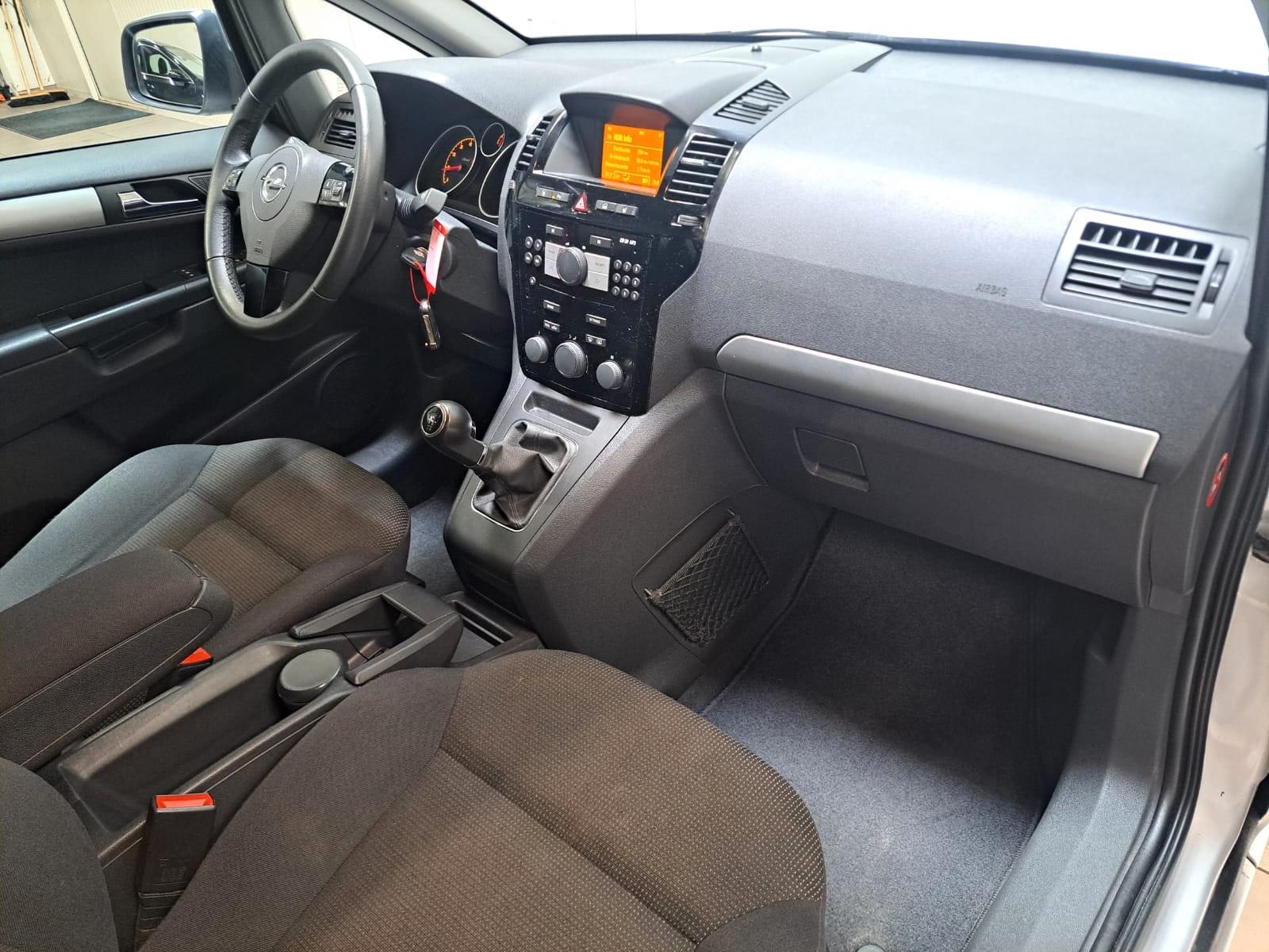 Opel Zafira B 1.8 / 7SITZER  / XENON AHK / SHZ