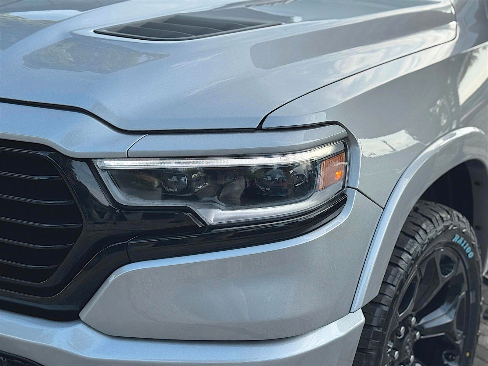 Fahrzeugabbildung Dodge RAM 5.7 V8 HEMI LIMITED 4x4 *Pano*360*Luft*ACC*