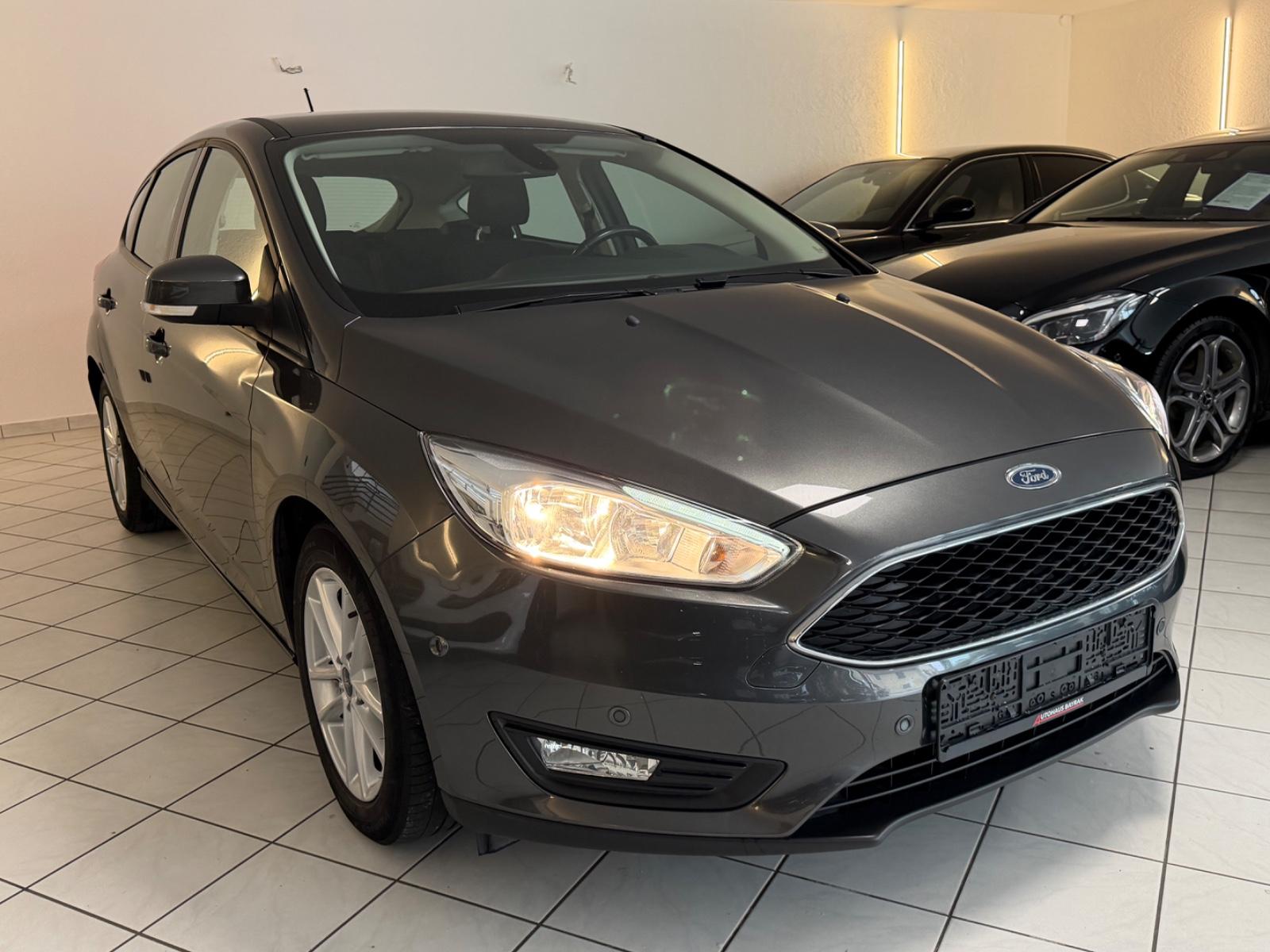 Ford Focus Lim. Business,Navi,Pdc,8x-Fach-Bereift