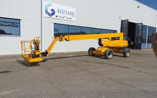 JLG M600JP