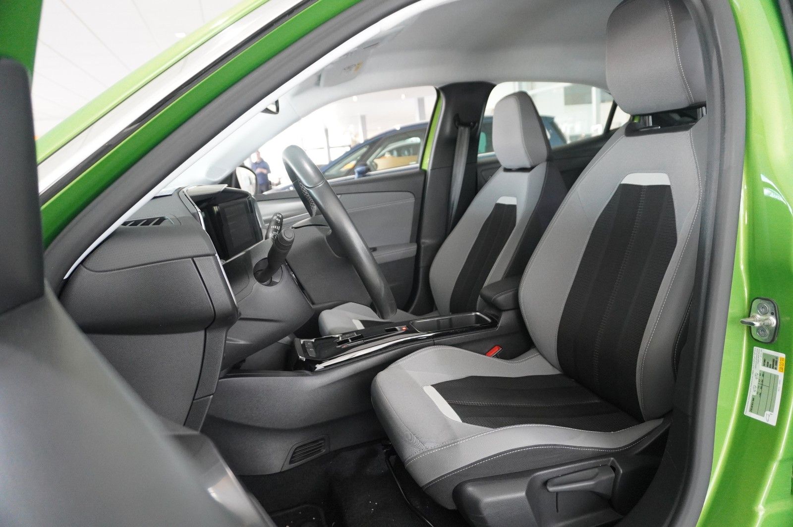 Fahrzeugabbildung Opel Mokka-e ELEGANCE 3-PHASIG NAVI/LED/KAMERA/SPORT