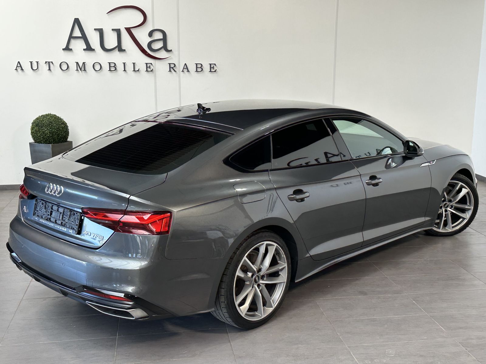 Fahrzeugabbildung Audi A5 SpB 40 TFSI S-Line Black NAV+MATRIX+VCOCK+KAM