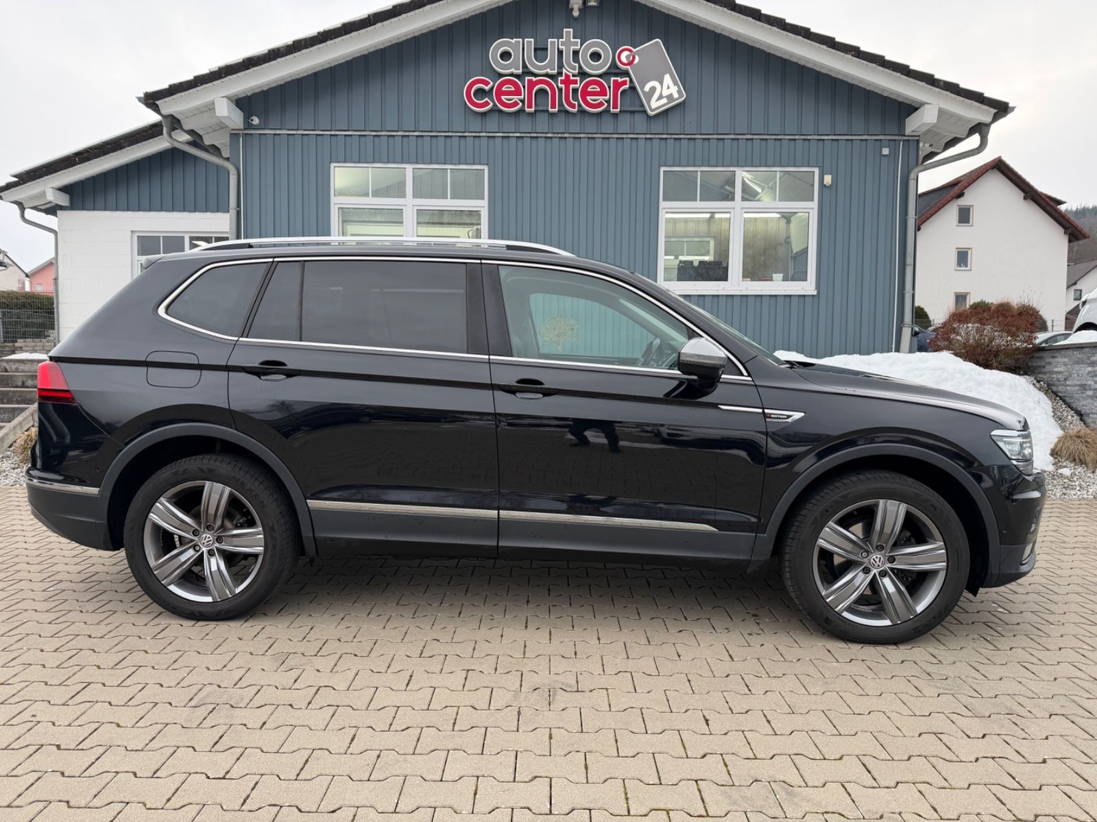 Fahrzeugabbildung Volkswagen Tiguan Allspace 4Motion°7 Sitzer°DSG°AHK°LED°