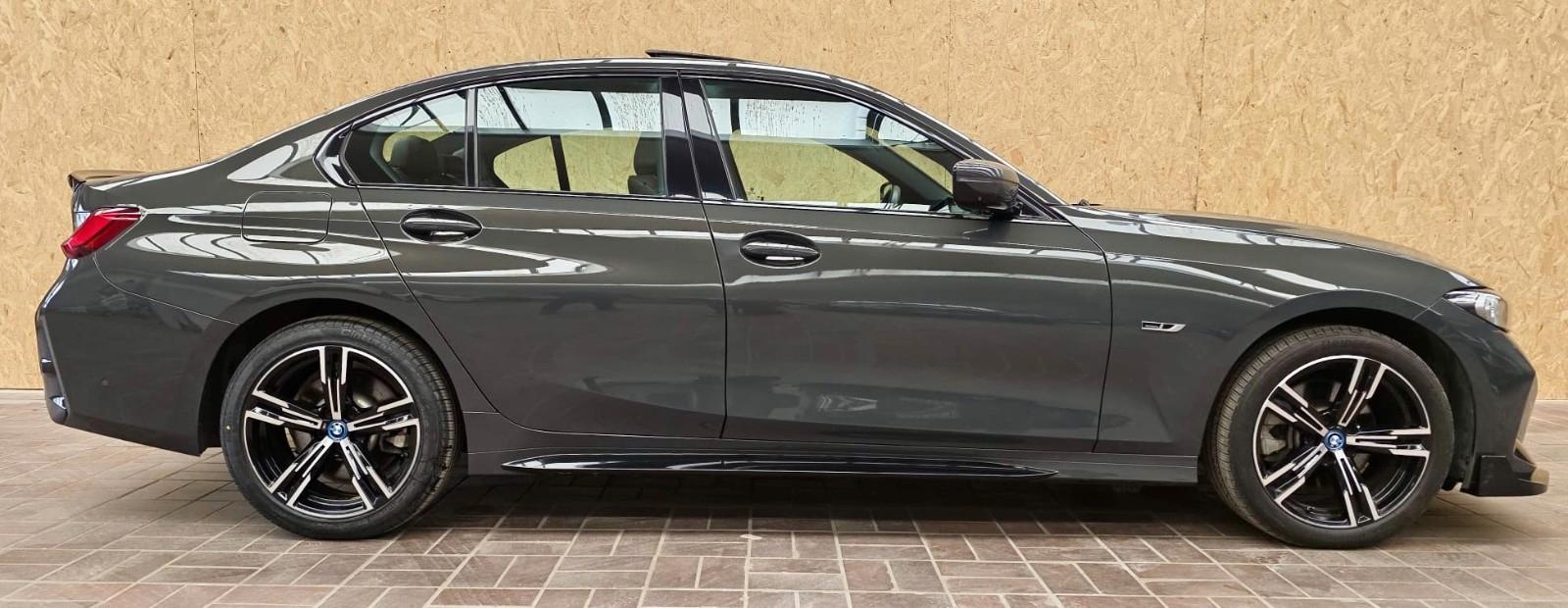 BMW 330e xDrive M Sportpaket M340 Optik