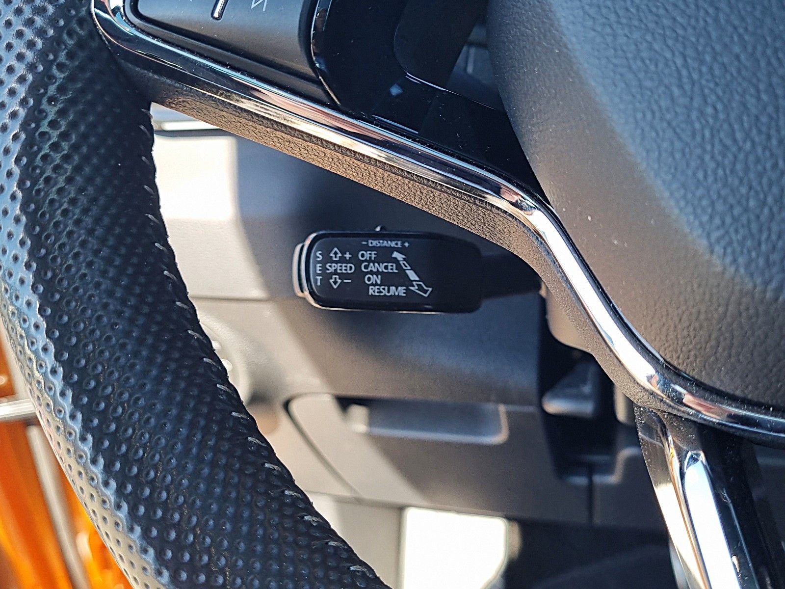 Fahrzeugabbildung SKODA Karoq Sportline 4x4 2,0 TSI DSG Navi ACC 360°