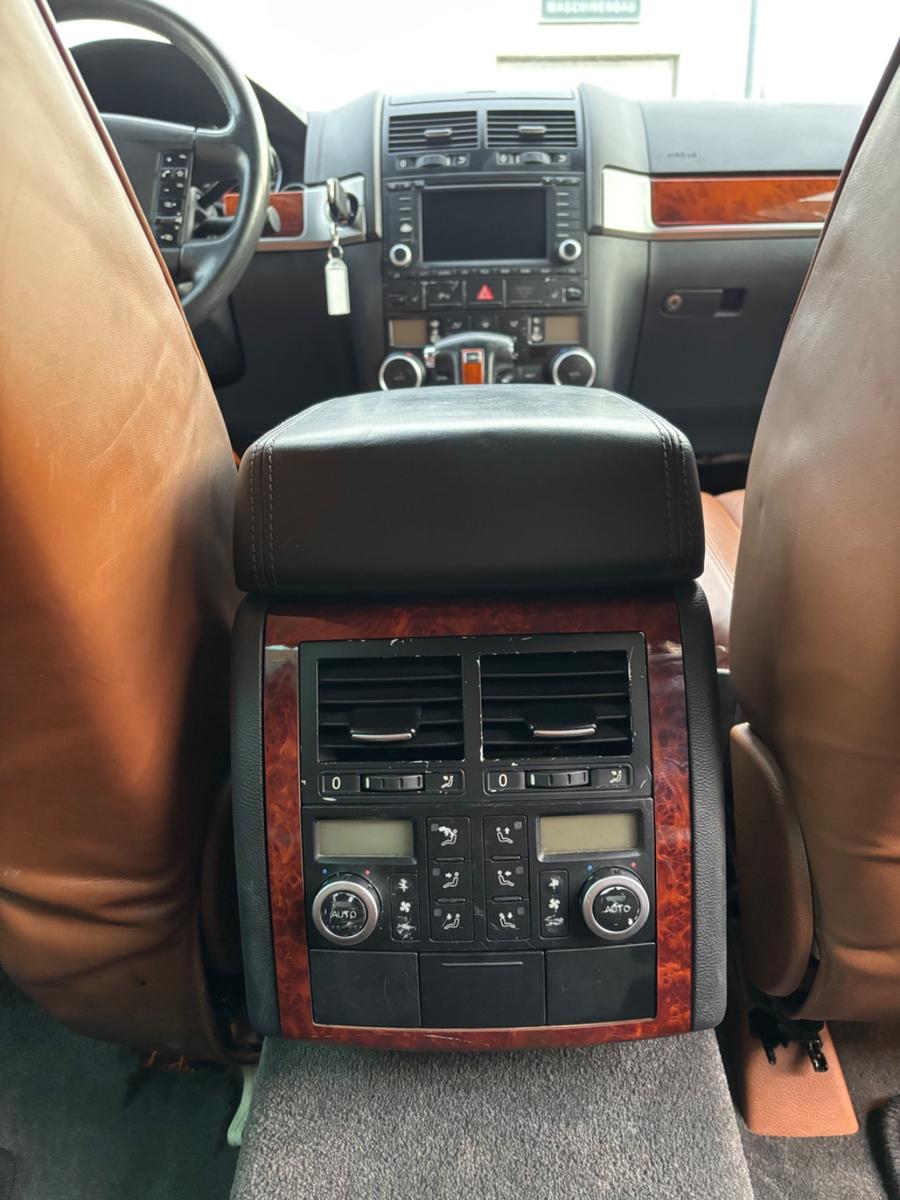 Volkswagen Touareg 2005 — photo 17