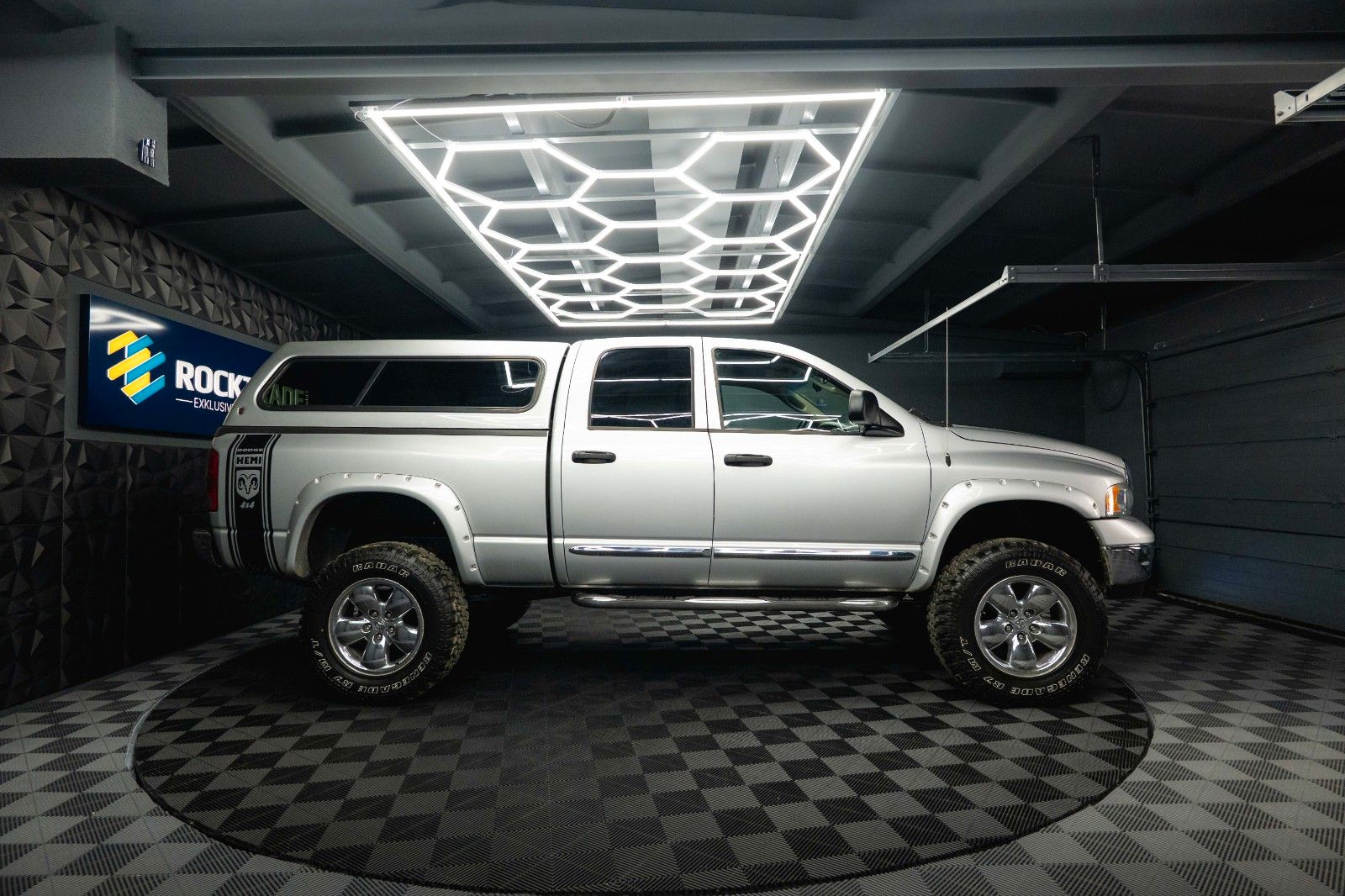 Fahrzeugabbildung Dodge RAM 5.7 V8 HEMI 4x4 OFFROAD MONSTERTRUCK LONGBED