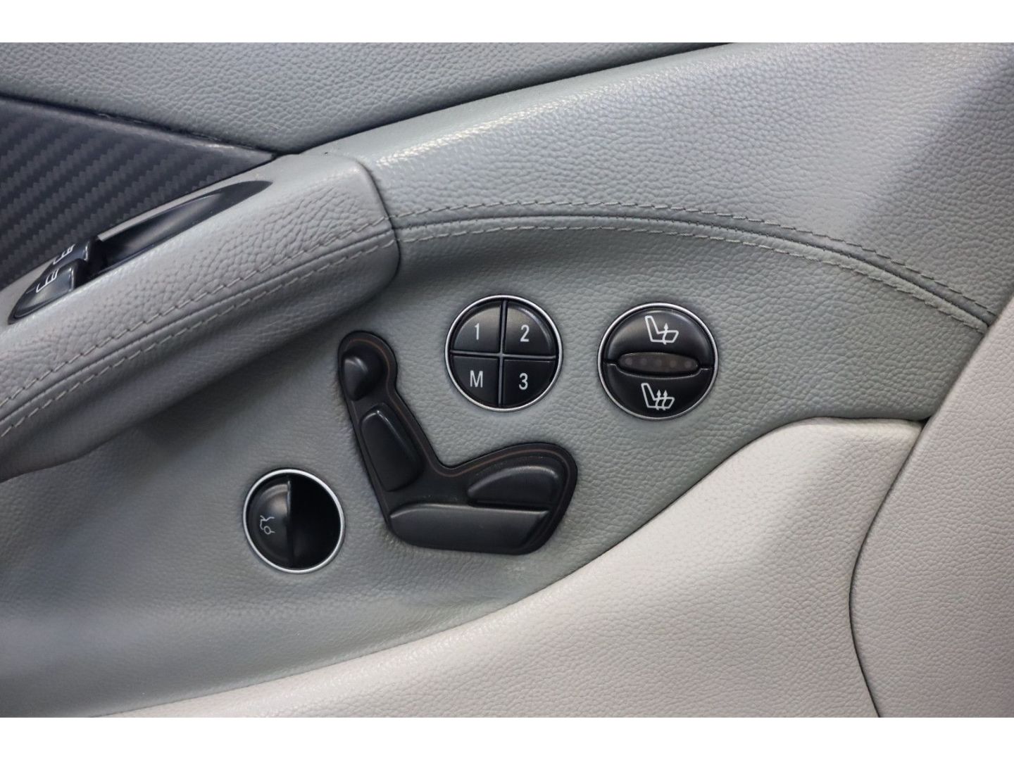Fahrzeugabbildung Mercedes-Benz SL 500 Roadster V8 GRA Leder Navi Xenon 20"LM