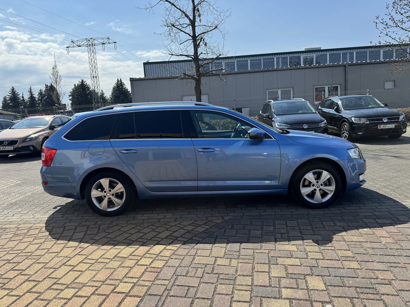 Fahrzeugabbildung SKODA Octavia 1.4 Elegance/Nav/DAB/Teilleder/Sound/Ahk