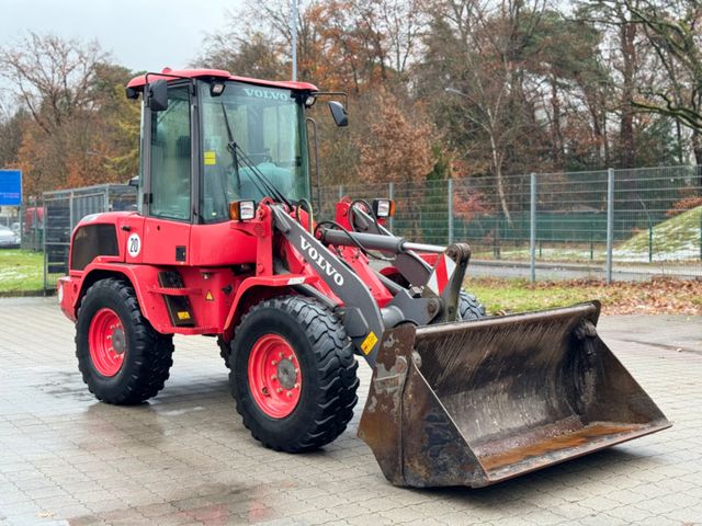 Volvo L30G-Radlader-6.6T-Schnell-W-Klima-Schaufel-TOP