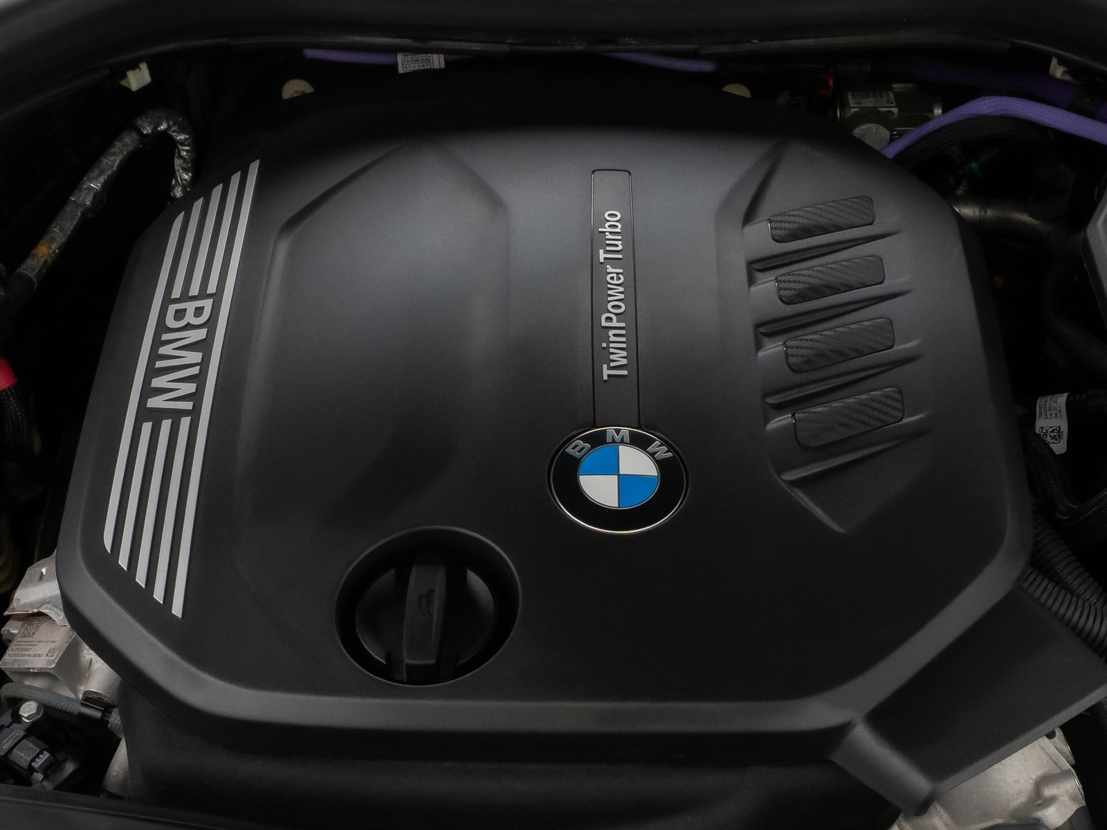 Fahrzeugabbildung BMW 520d Panorama DAB Leder AHK Alarm M Sport 18Zoll