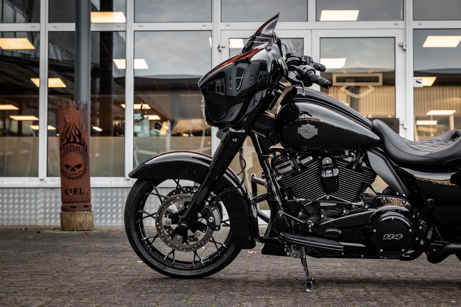 Fahrzeugabbildung Harley-Davidson FLHXS STREET GLIDE SPECIAL 114 CUI - JEKILL -