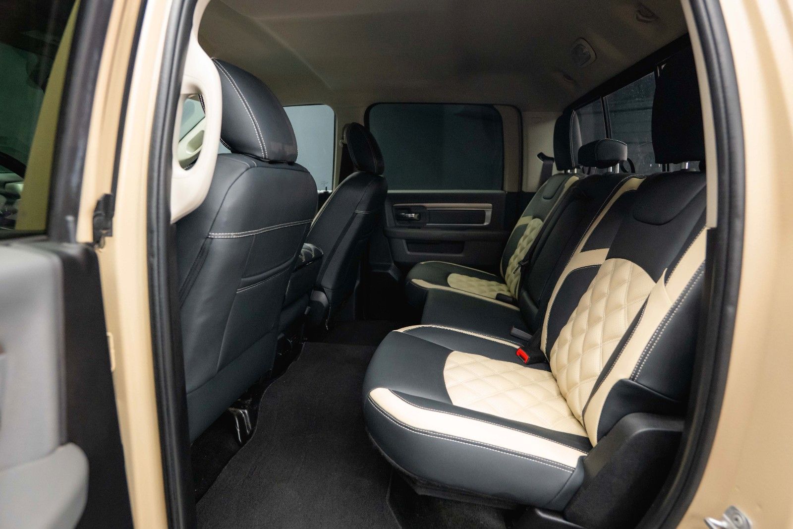 Fahrzeugabbildung Dodge RAM 5.7 V8 HEMI 4x4 PUNISHER OFFROAD RAPTOR LACK