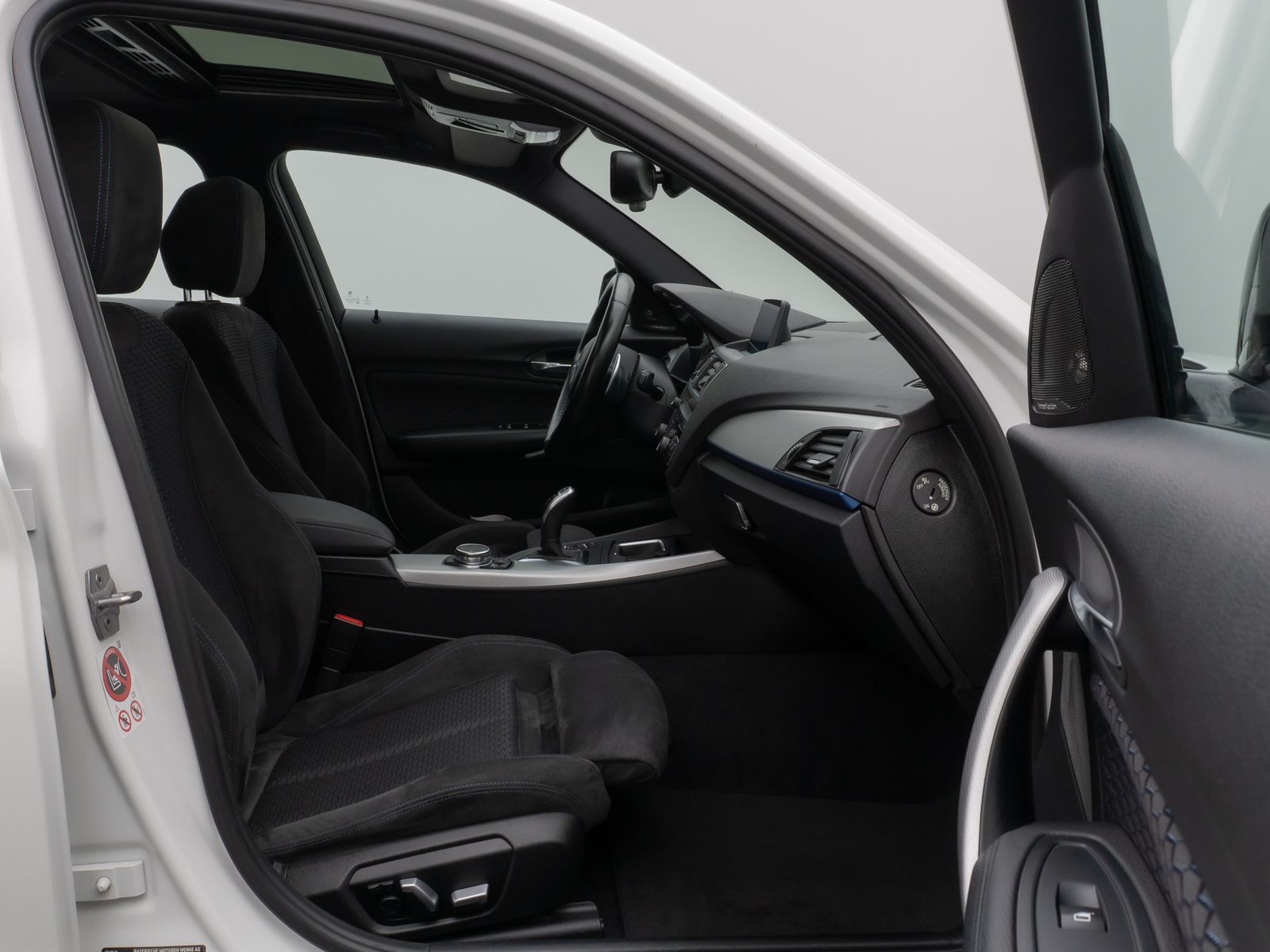 Fahrzeugabbildung BMW M135i xD Parkassist Glasdach H/K NaviPr Komfort