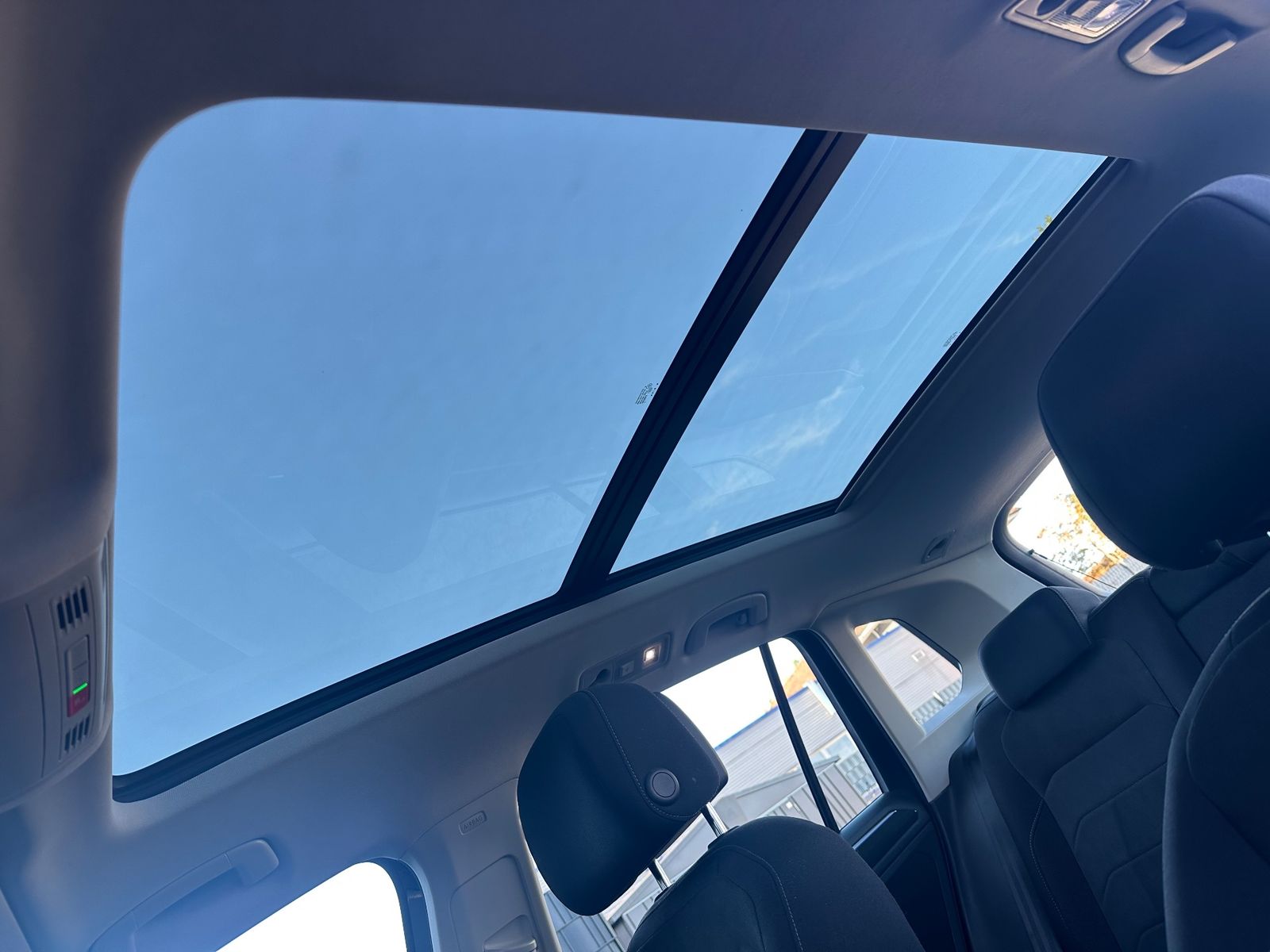 Fahrzeugabbildung Volkswagen Tiguan 2.0 TDI DSG 4Motion Life NAV+IQ-LIGHT