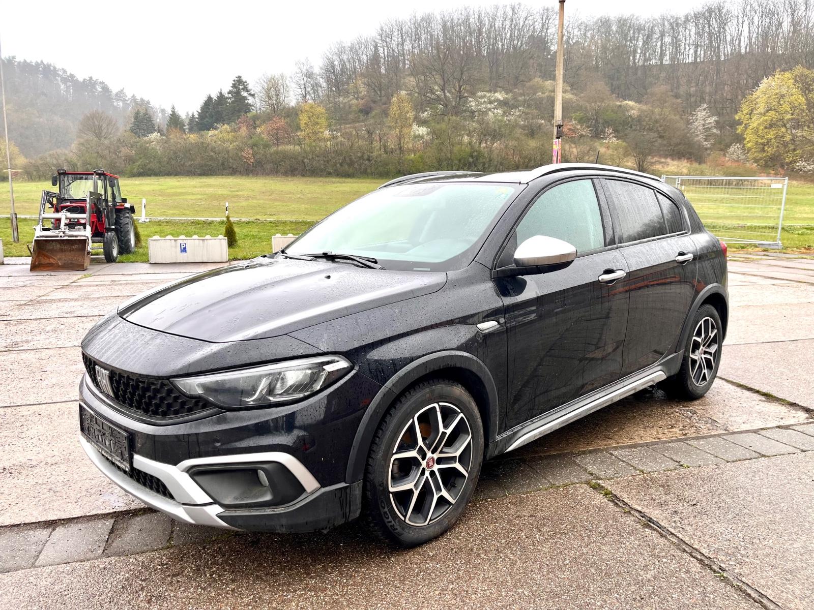 Fiat Tipo Cross Navi LED Kamera Motorschaden