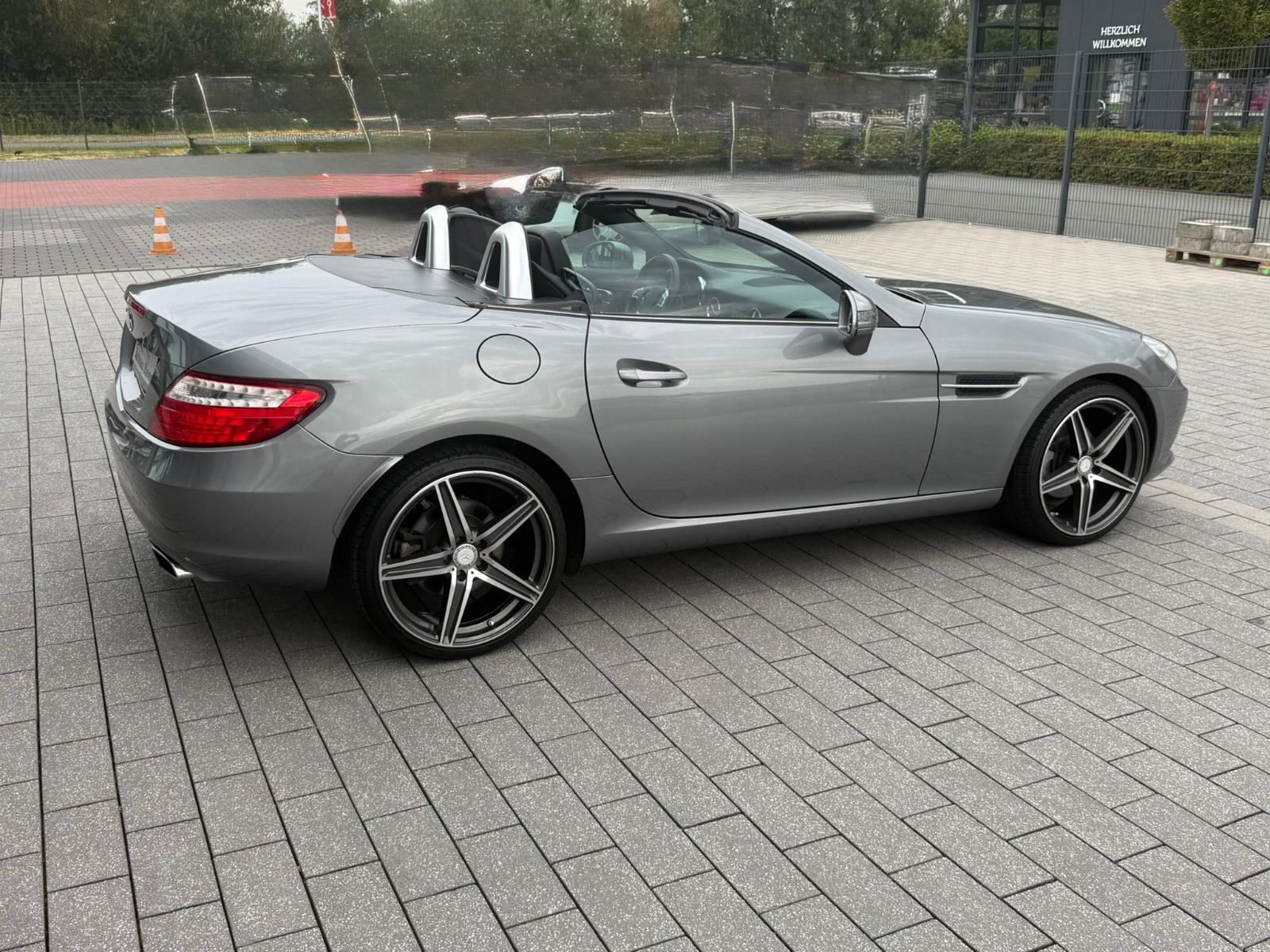 Fahrzeugabbildung Mercedes-Benz SLK 200 Roadster NAVI KLIMA LEDER AIRSHAFT PDC