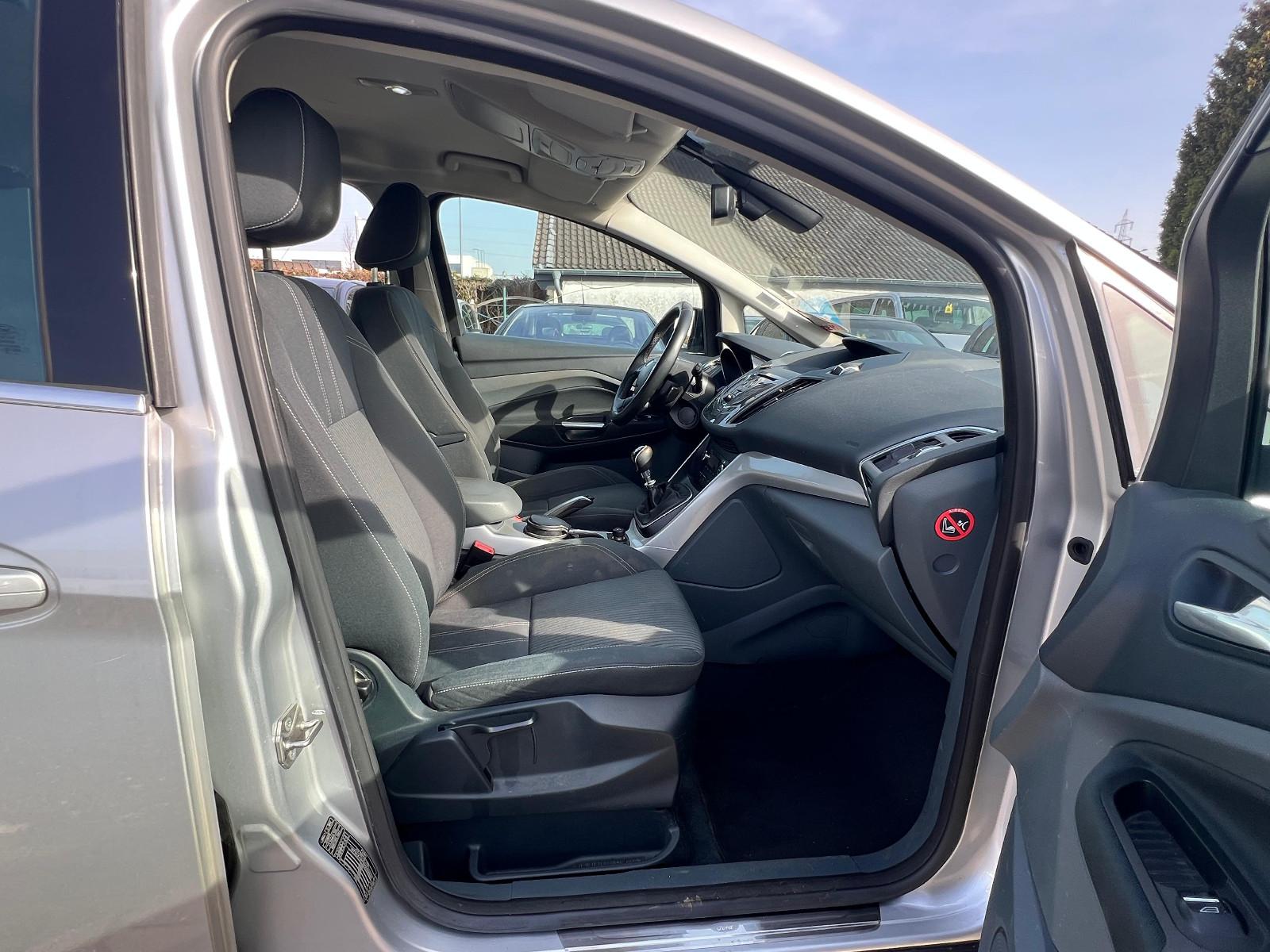 Ford Grand C-MAX 2011 — photo 15