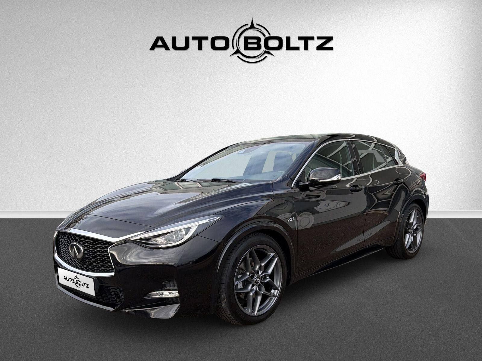 INFINITI Q30