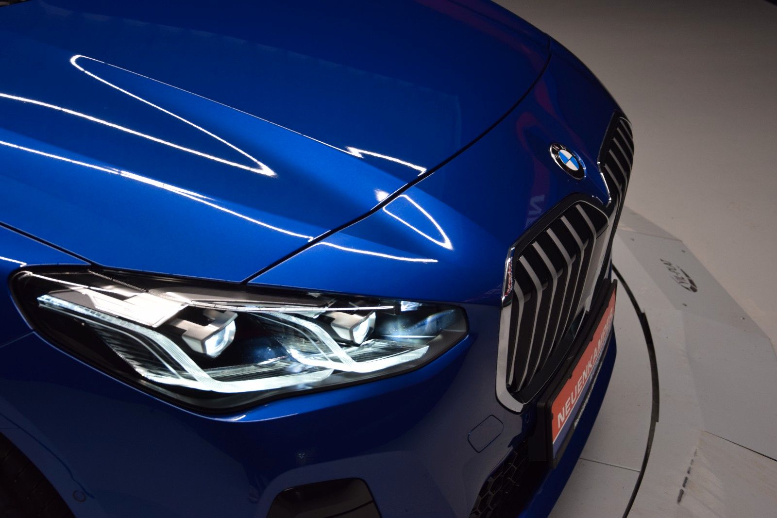 Fahrzeugabbildung BMW 218 i  Active Tourer M Sport Pano ACC Leder H&k