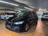 Volkswagen Touran*R Line* 7Sitzer*Ahk*Led* - : Schwarz, Van