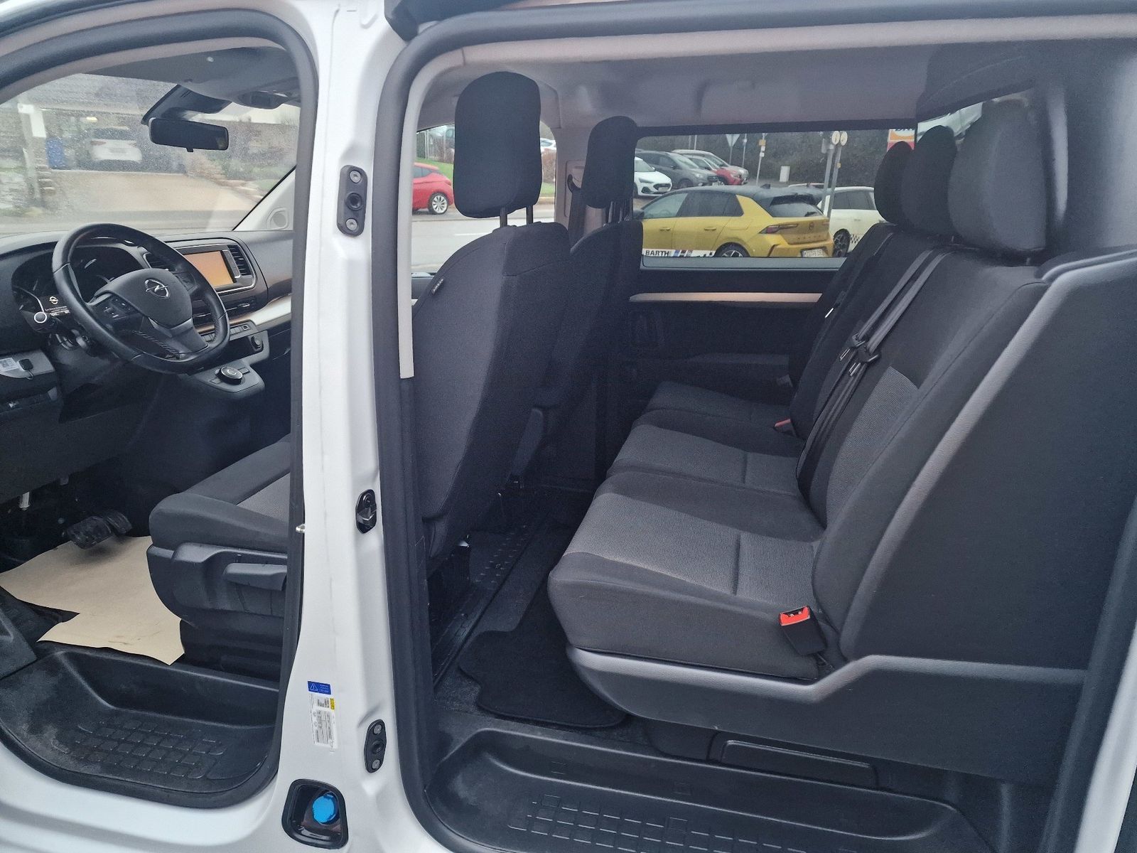 Fahrzeugabbildung Opel Vivaro Kasten Edition M Doppelkabine