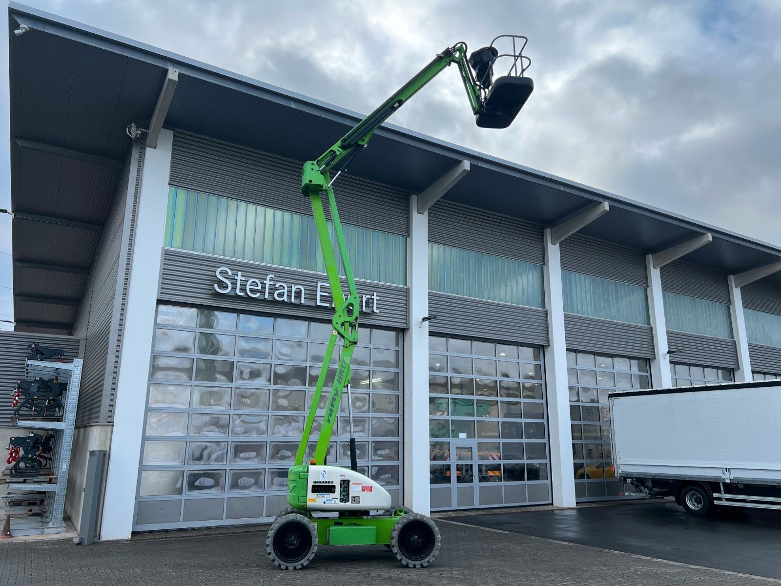 Fahrzeugabbildung Niftylift HR17 Hybrid 4X4 / 1.417h / 17m Arbeithöhe