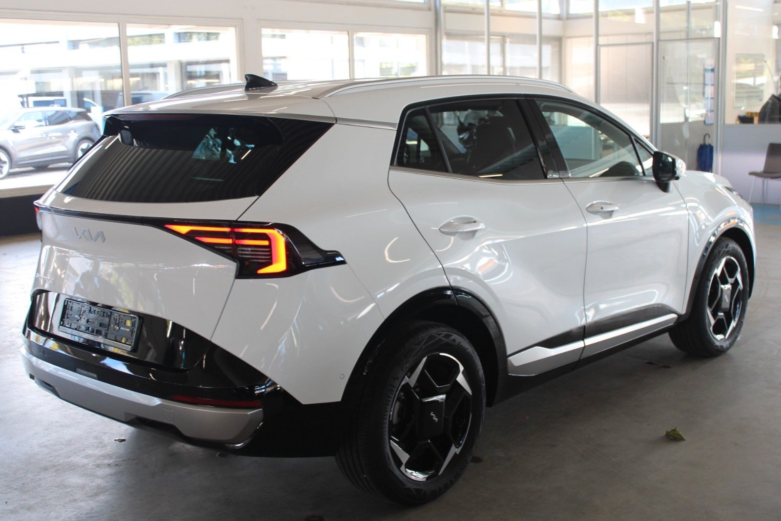 Fahrzeugabbildung Kia Sportage 1.6T DCT Automatik AWD Spirit SOFORT