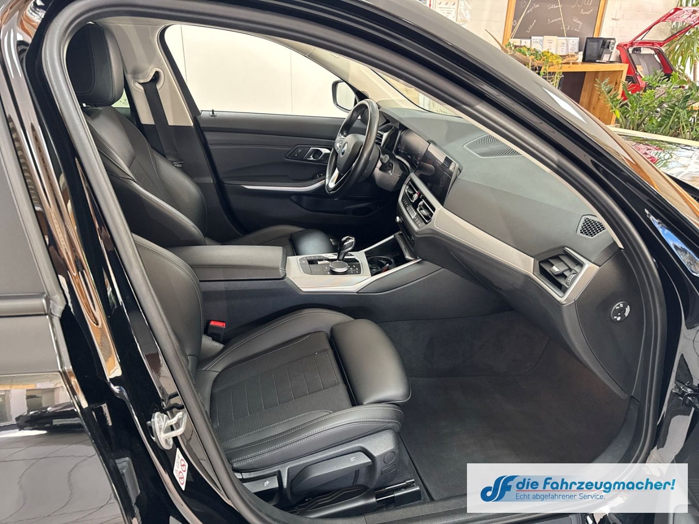 Fahrzeugabbildung BMW 320 d Advantage Touring Mild-Hybrid EU6d Navi Di