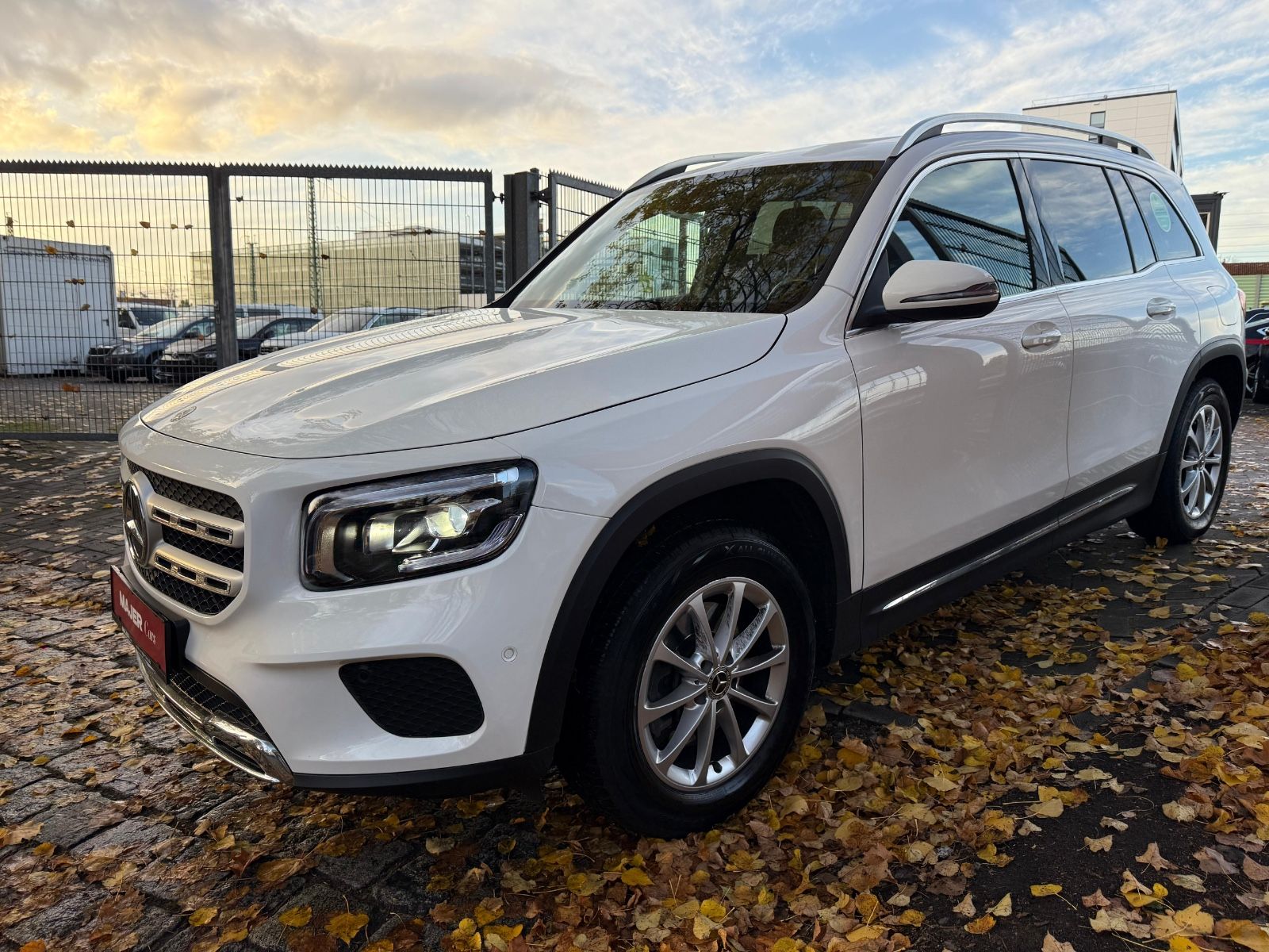 Fahrzeugabbildung Mercedes-Benz GLB 200  GLB 200 d*MEMORY*LED*CAM*CARPLAY*