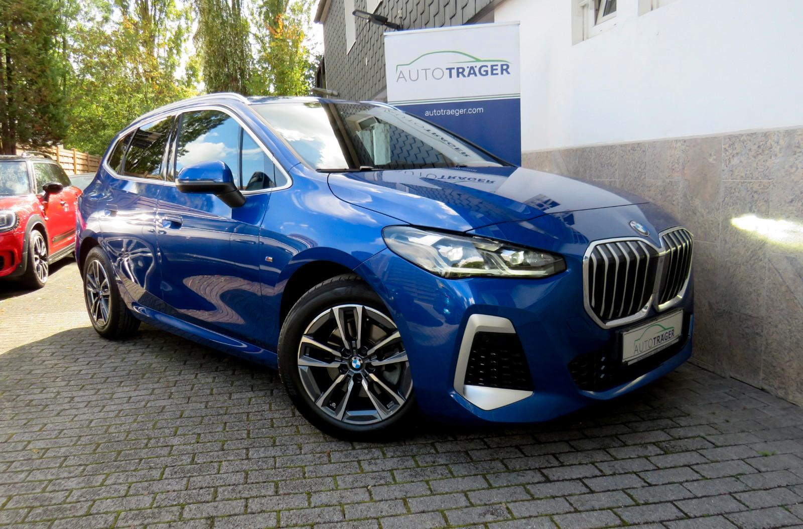 BMW Active Tourer 220 i M Sport / Pano, R-Kam, Top