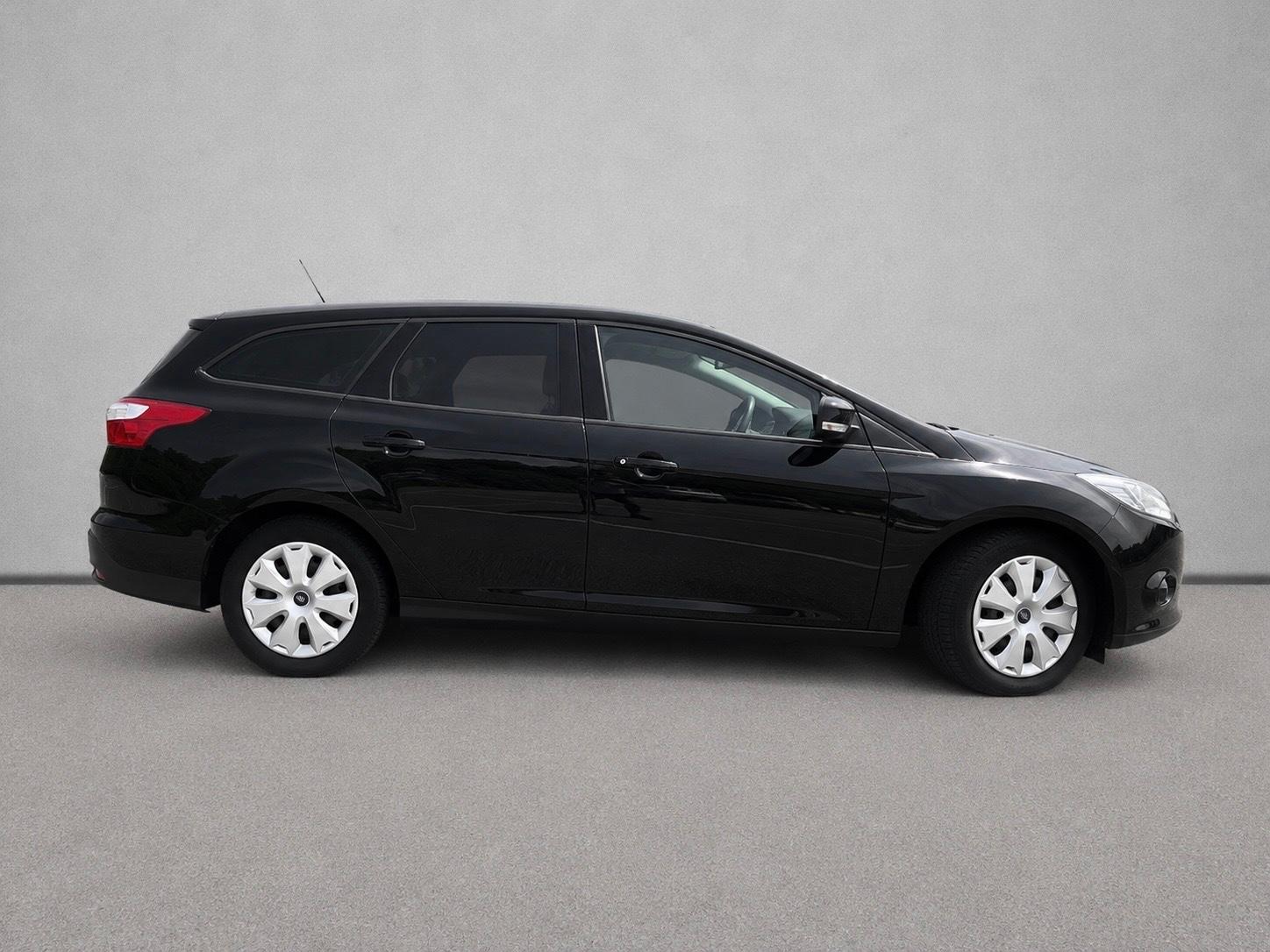 Ford Focus 2014 — photo 8