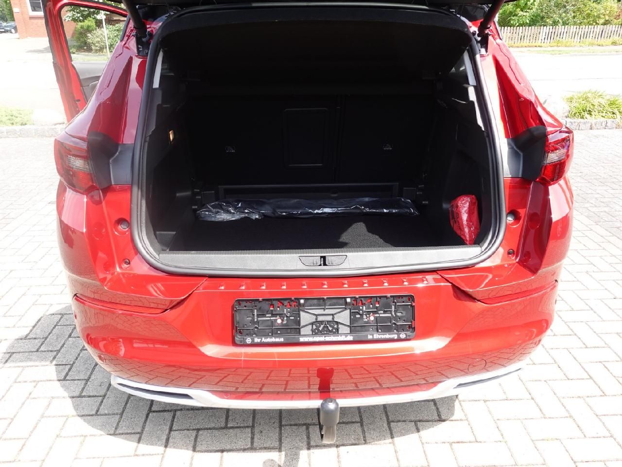 Fahrzeugabbildung Opel Grandland 1,2 Ultimate Automatik